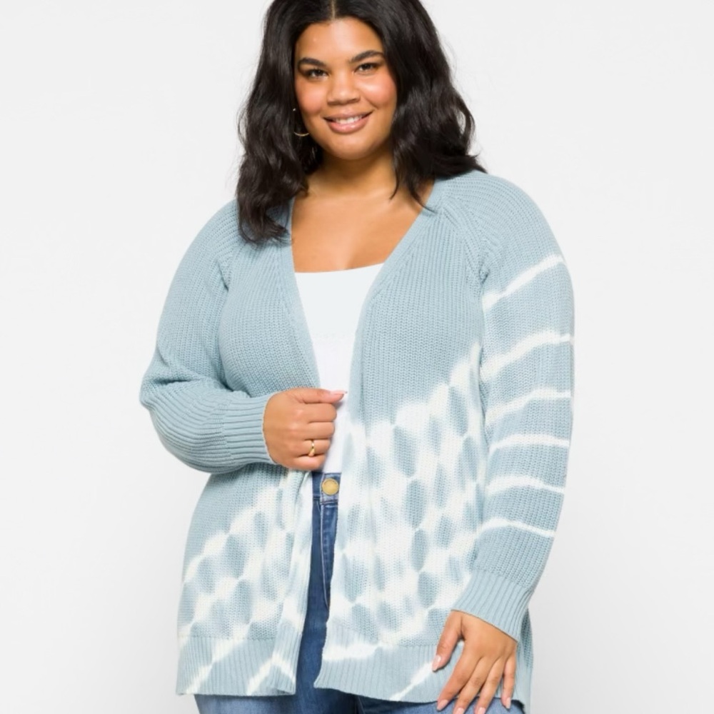 Bobeau Light Blue and White Cardigan Sweater